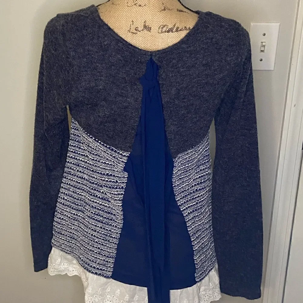 Anthropologie A’reve blue sweater with white lace ruffle size small